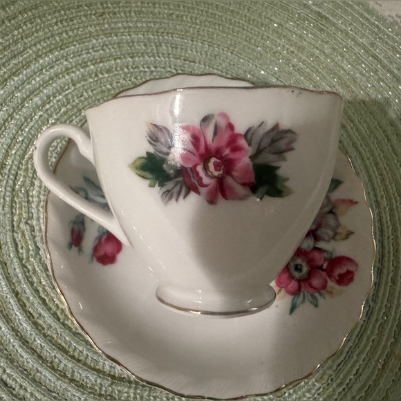 Vintage Delicate Floral Porcelain China Teacup and Saucer in Pink and Purple - Picture 4 of 8